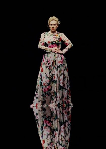 famosas plus size - Adele com Dolce and Gabbana