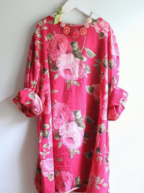 Moda anti-idade:  Blusa floral e colorida