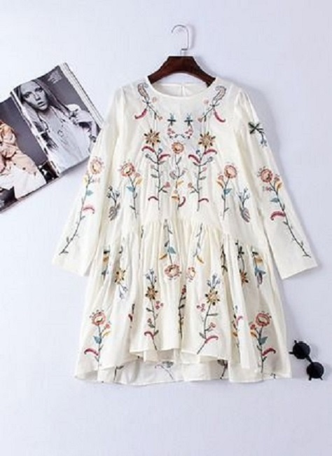 Moda anti-idade:  Blusa floral e colorida