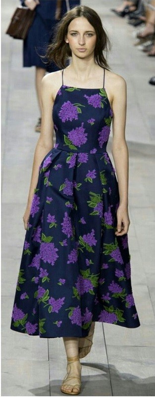 Vestido violeta floral - moda anti-idade - purple floral dress