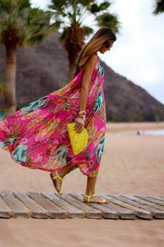Reveillon na praia - vestido colorido - moda anti-idade