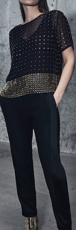 conjunto preto com detalhe dourado - moda anti-idade