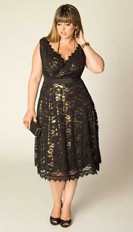vestido preto com renda - plus size - moda anti-idade 50+ 60+