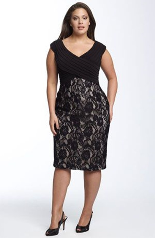 vestido preto com renda - moda anti-idade 50+ 60+