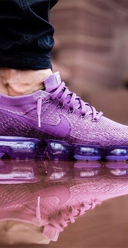 moda ultravioleta - cor pantone 2018 - tenis
