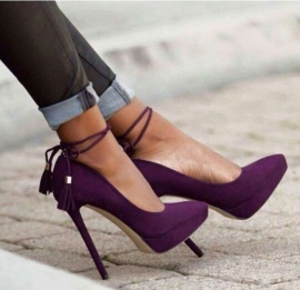 moda ultravioleta - cor pantone 2018 - sapato