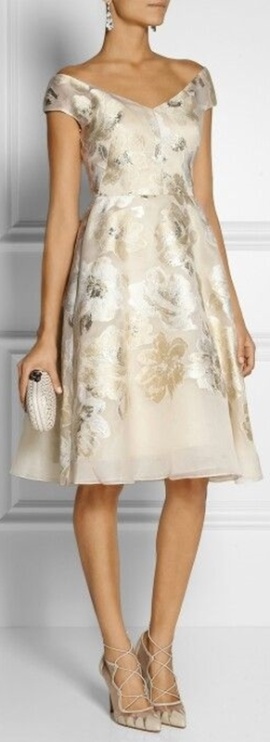 Moda senhoras - vestido curto para bodas de ouro