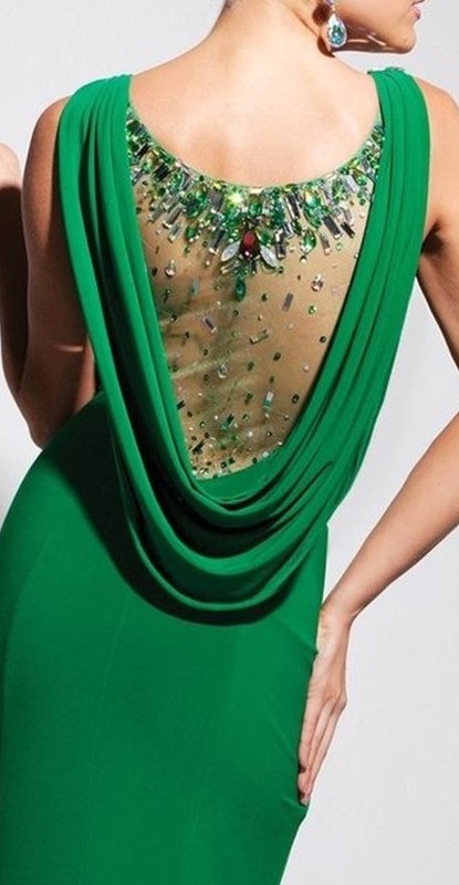 Moda anti-idade - as costas do vestido para festa