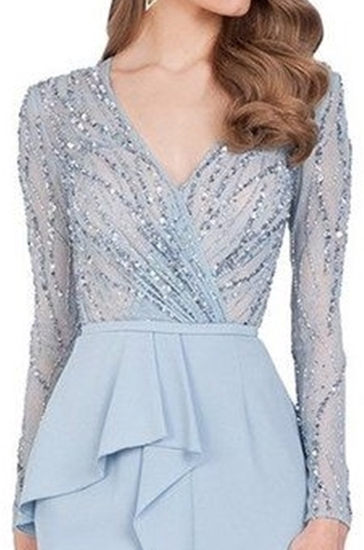 Decote do vestido de festa para senhoras