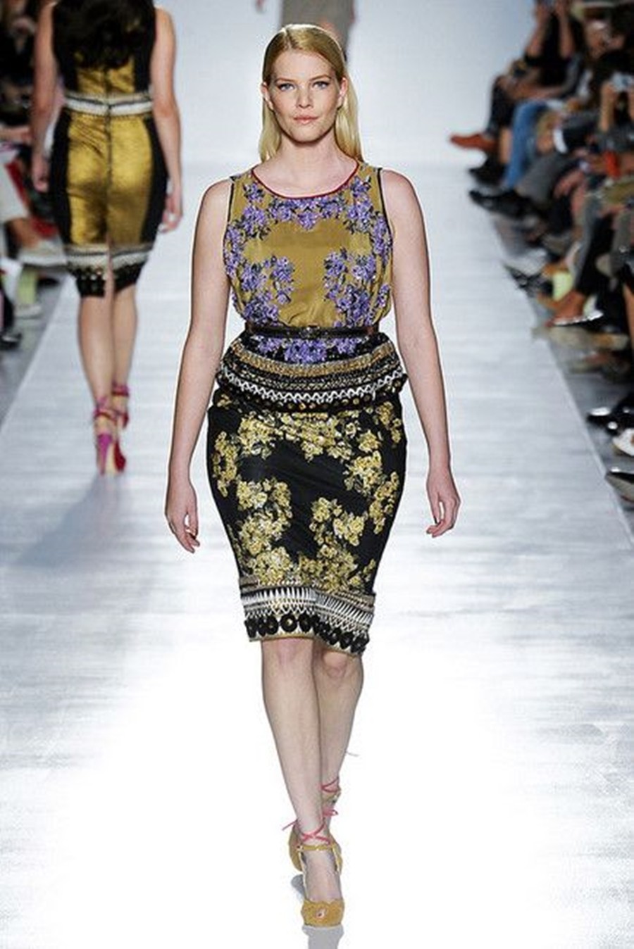 Moda curvy para senhoras - duas peças