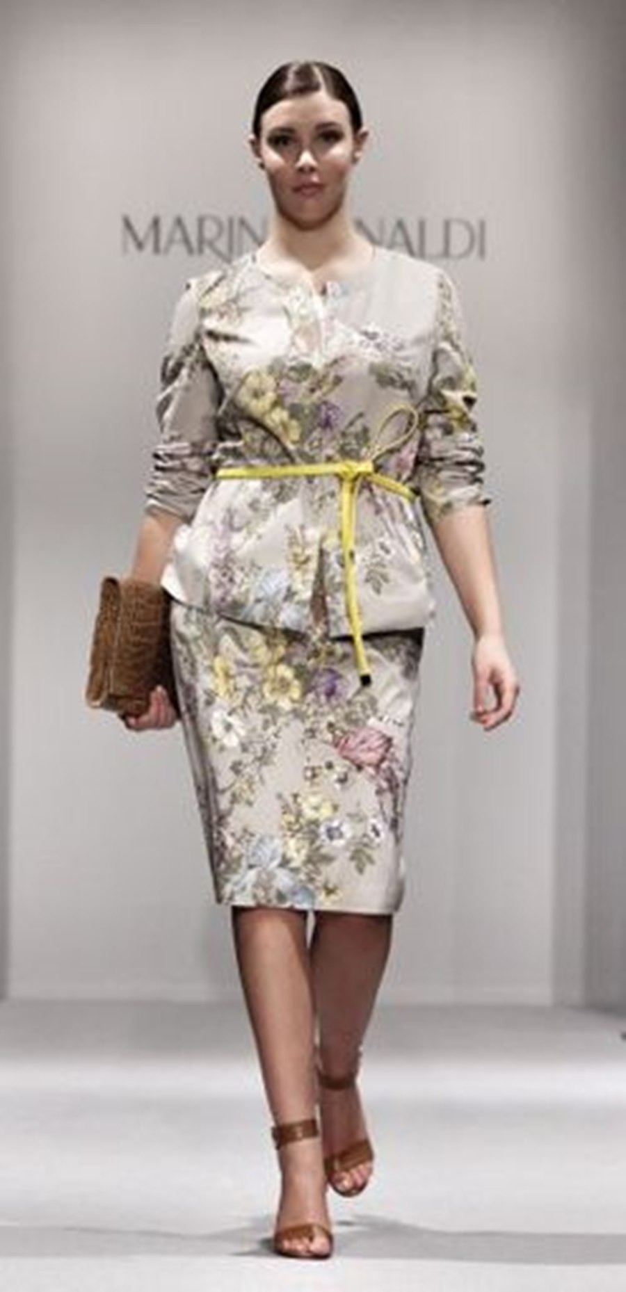 Moda curvy para senhoras - duas peças