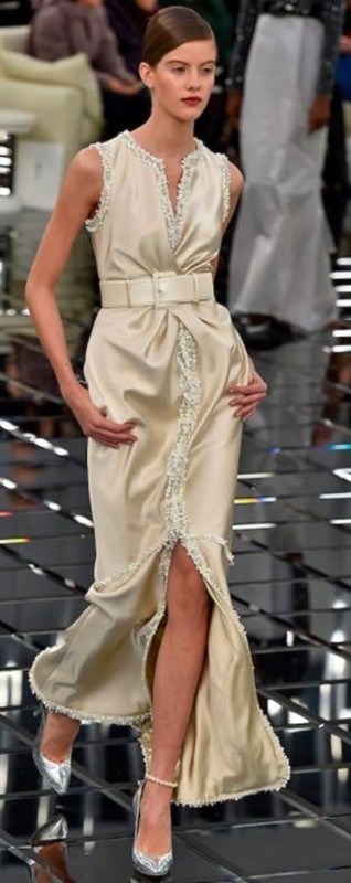 Vestido para festa de Bodas de pérola
