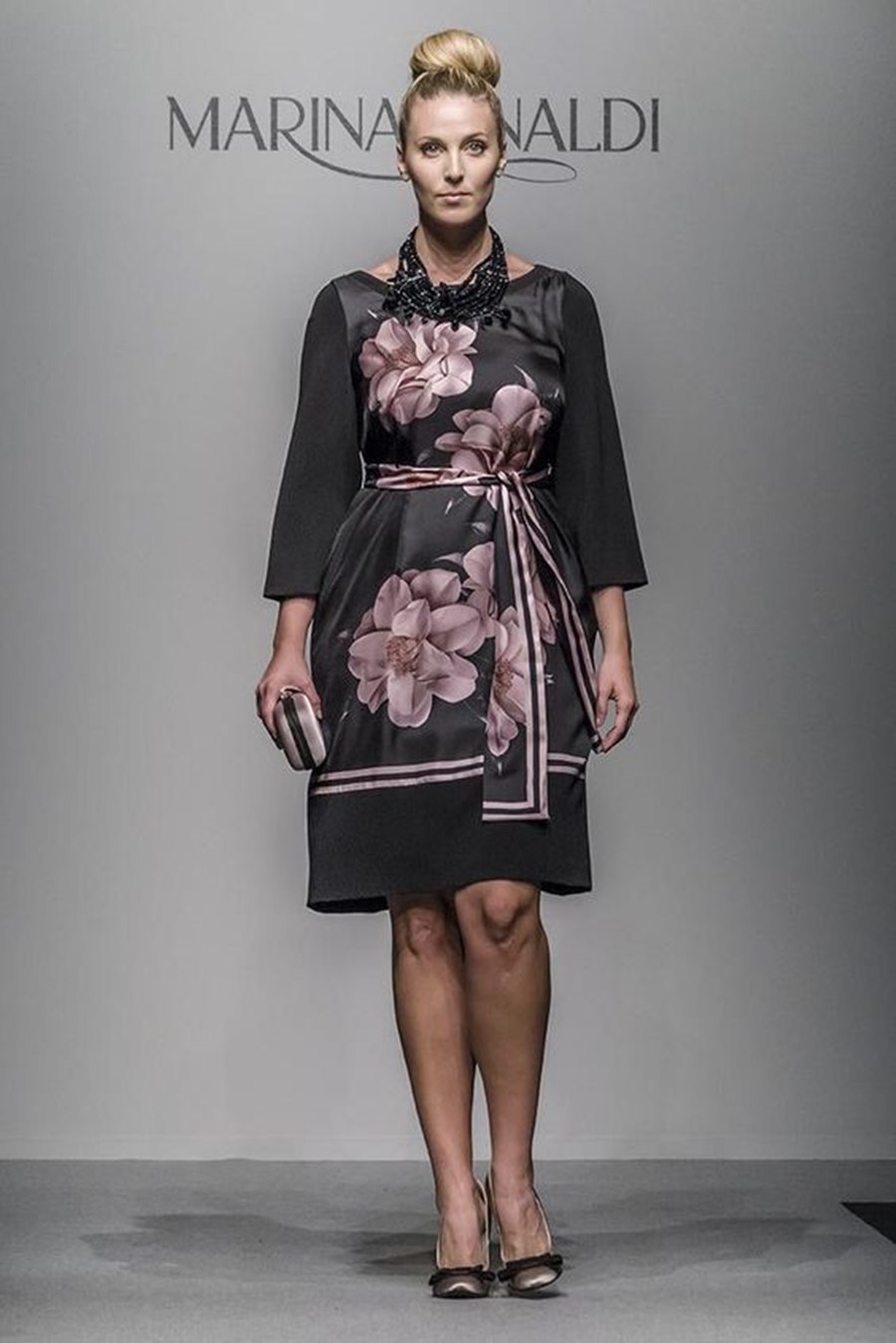01-moda-curvy-vestido-reto