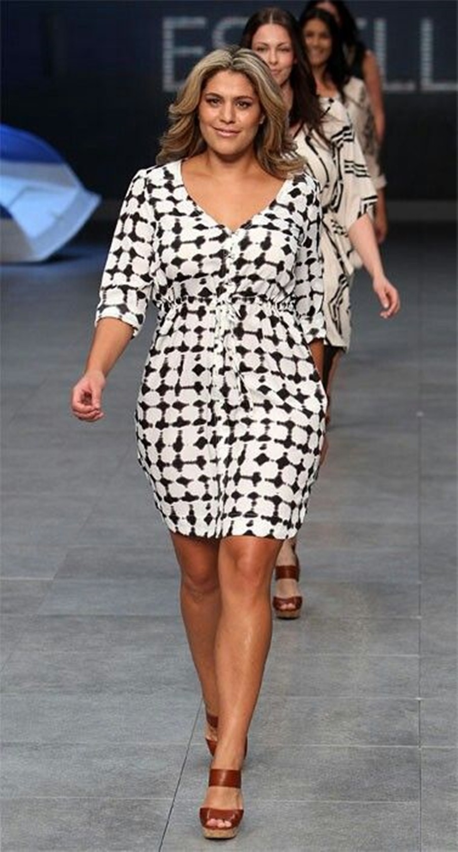 02-moda-curvy-vestido-reto
