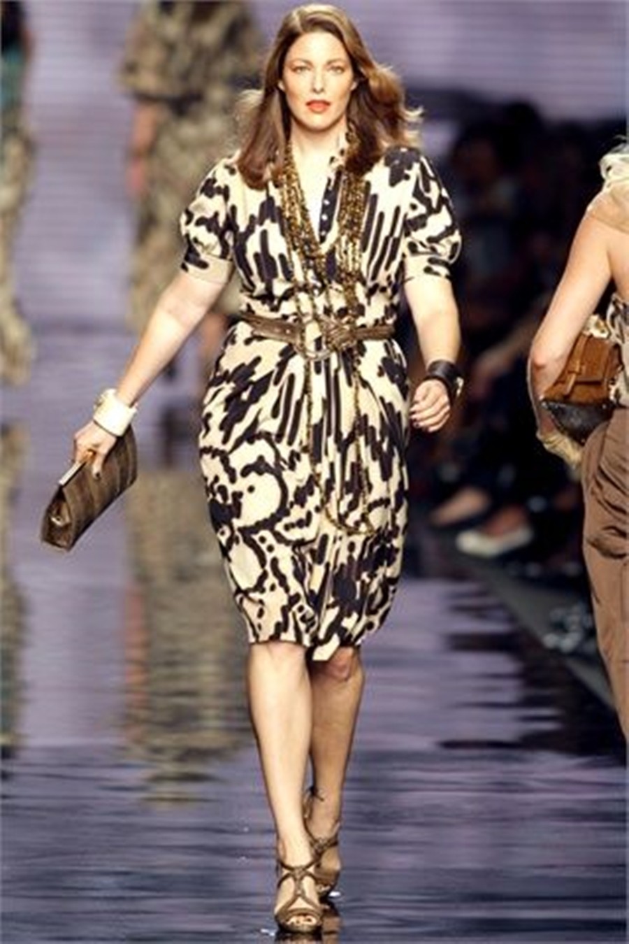 05-moda-curvy-vestido-reto