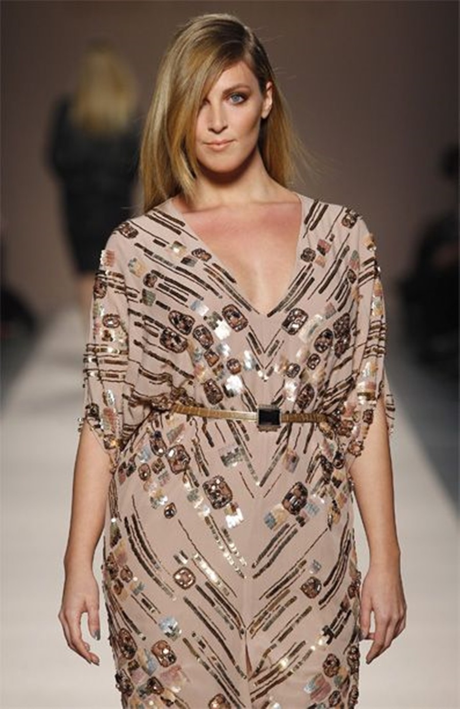06-moda-curvy-vestido-reto