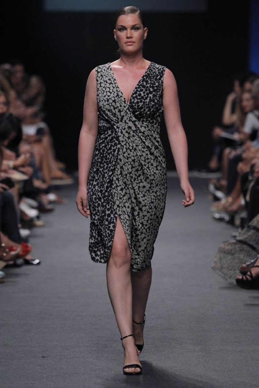 09-moda-curvy-vestido-reto