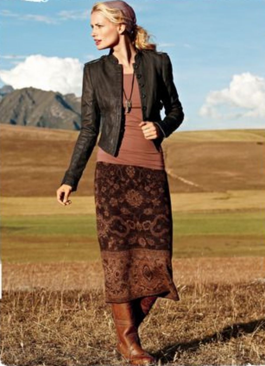 Moda anti-idade: como usar botas com saia - www.defrenteparaomar.com