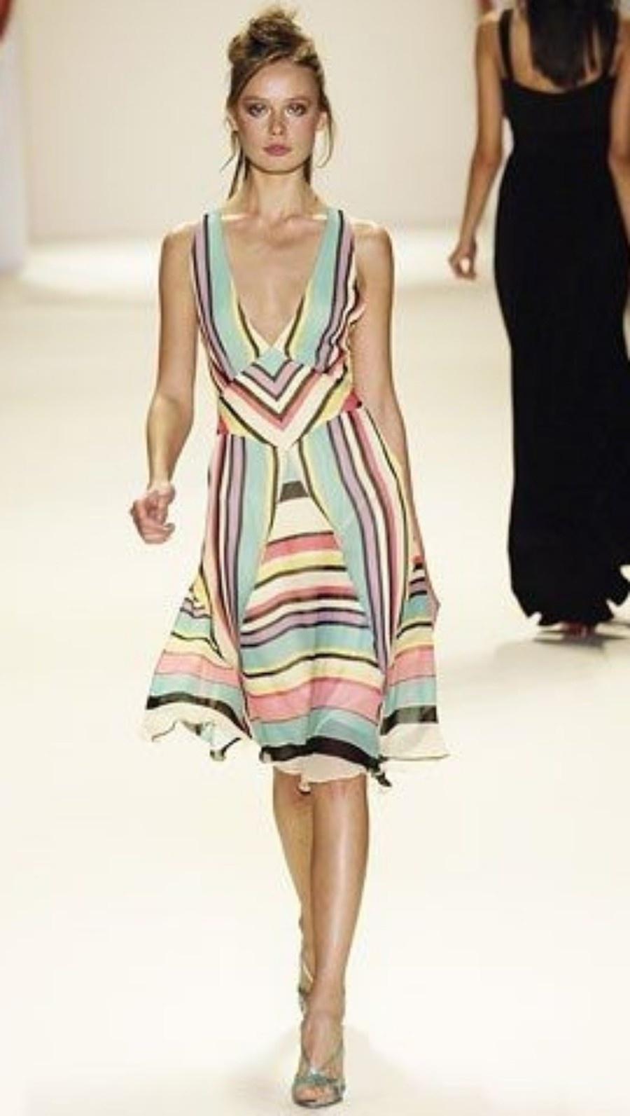 Moda anti-idade: vestido de listras