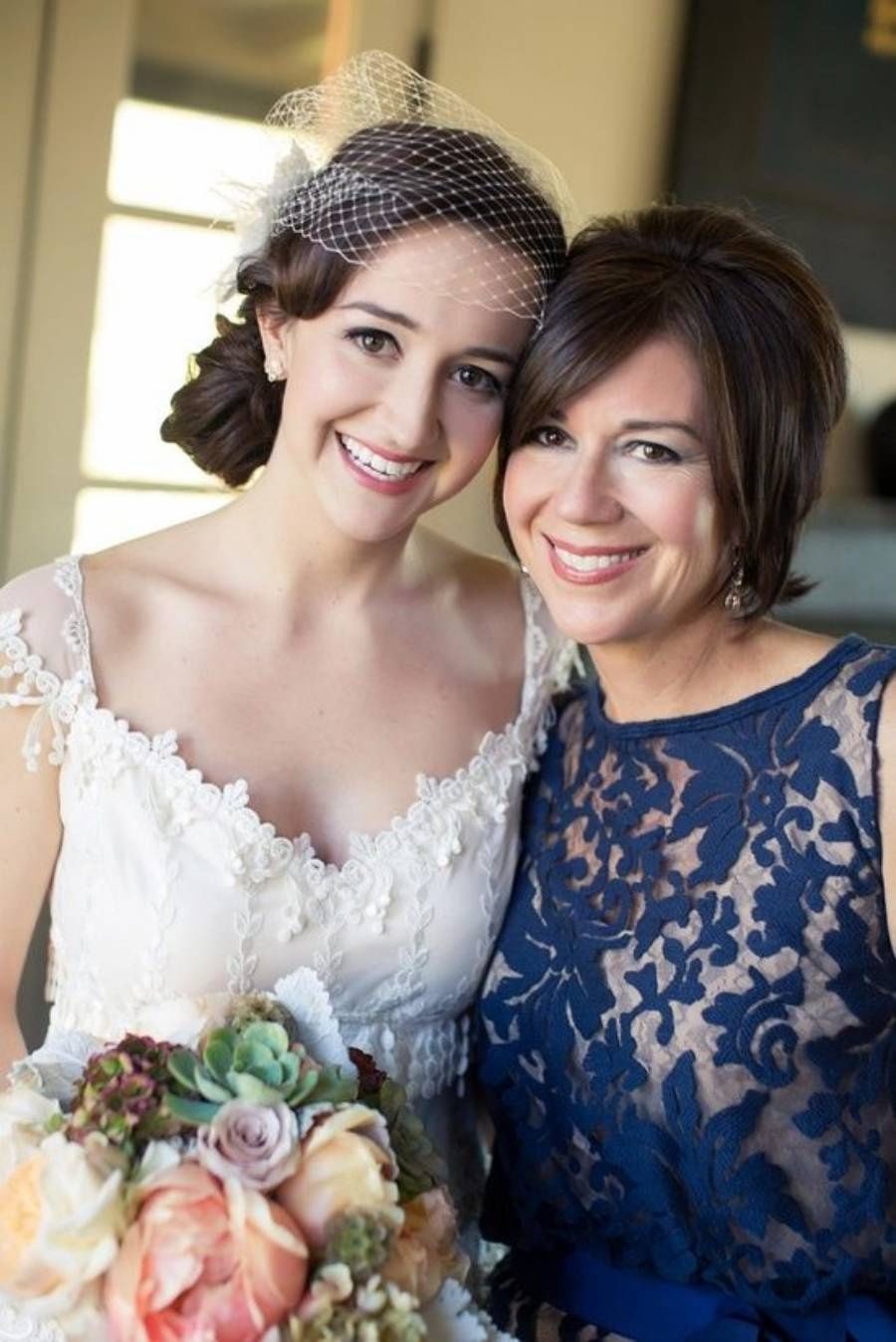 Moda Festa: Vestido curto para mãe da noiva