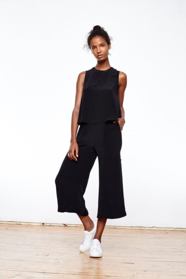 Moda anti-idade: roupa preta, sempre na moda
