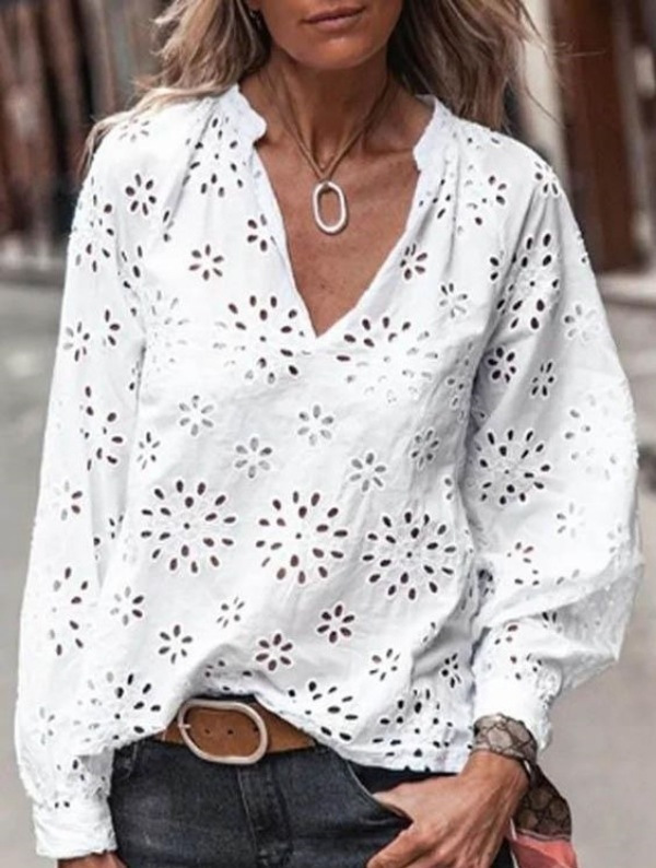 Moda anti-idade: A blusa de laise está de volta!