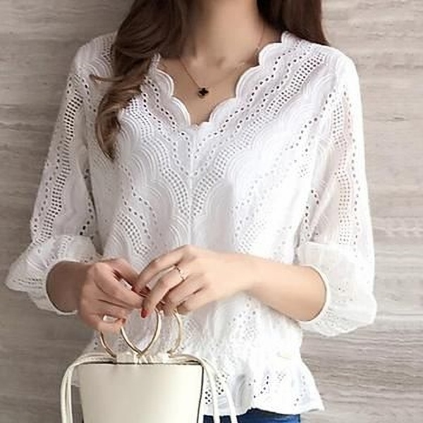 Moda anti-idade: A blusa de laise está de volta!