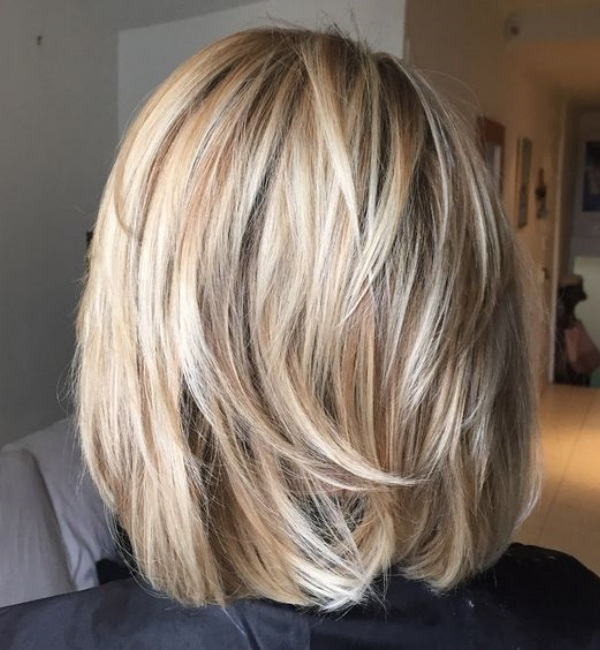 Bem na foto: 18 cortes de cabelo médio ou longo na terceira idade