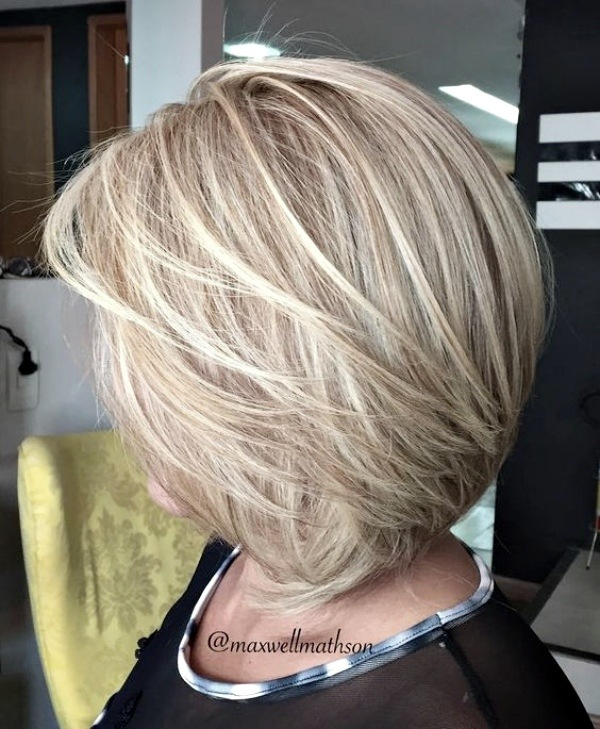 Bem na foto: 18 cortes de cabelo médio ou longo na terceira idade