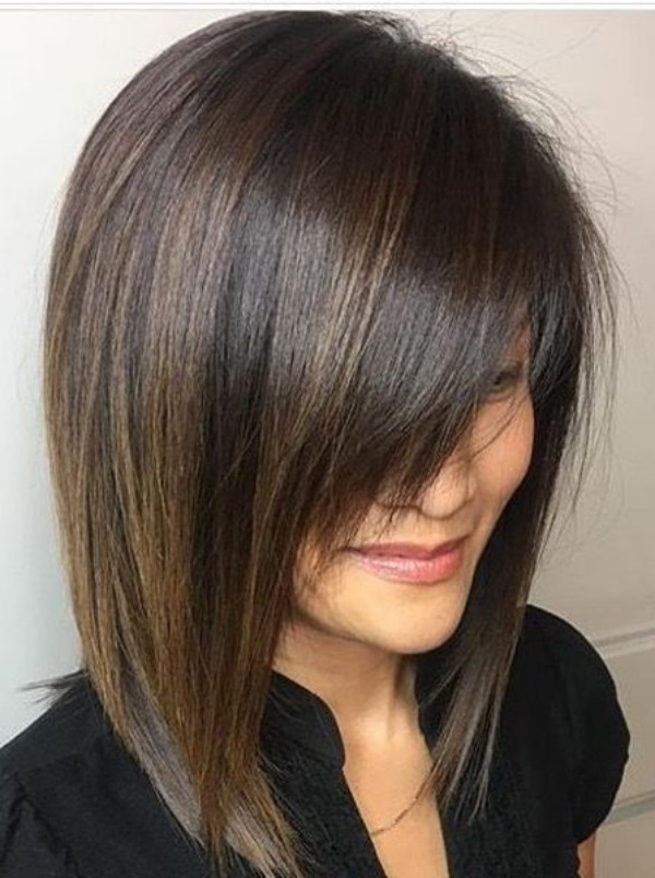 Bem na foto: 18 cortes de cabelo médio ou longo na terceira idade