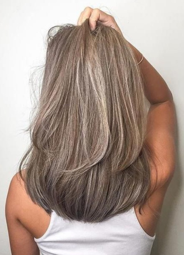 Bem na foto: 18 cortes de cabelo médio ou longo na terceira idade
