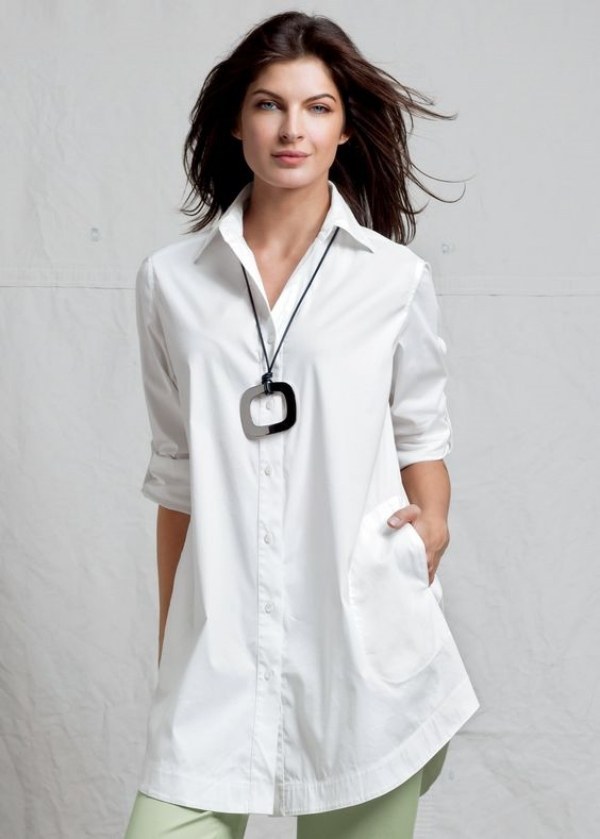 Moda anti-idade: Camisa feminina branca moderna