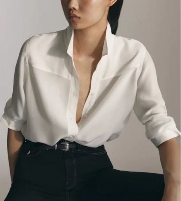 Moda anti-idade: Camisa feminina branca moderna