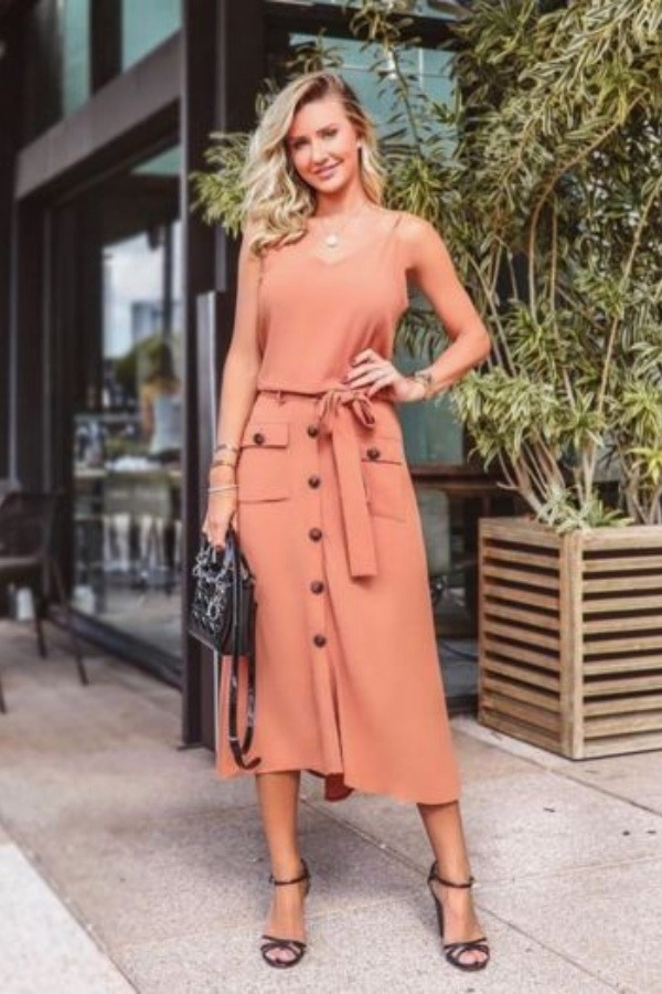 Moda anti-idade: vestido midi ou vestido maxi para cada estilo