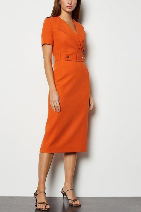 Um vestido básico social é sempre elegante
