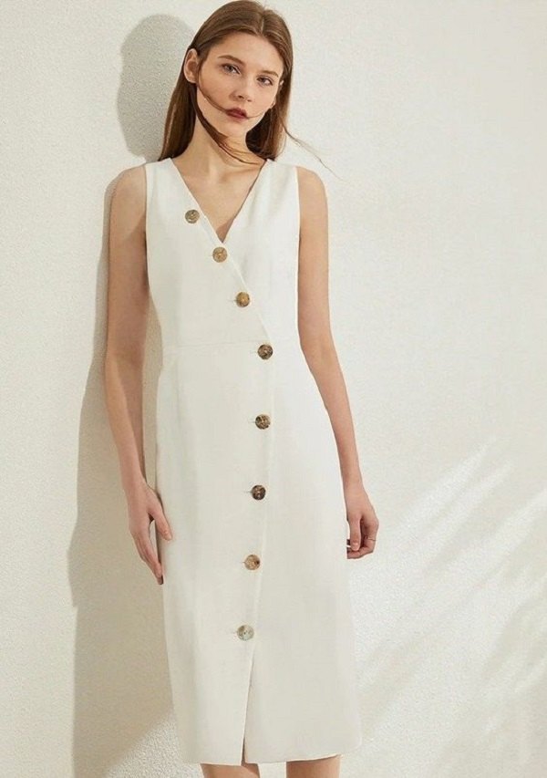 É tendência: Vestido com botões frontais
