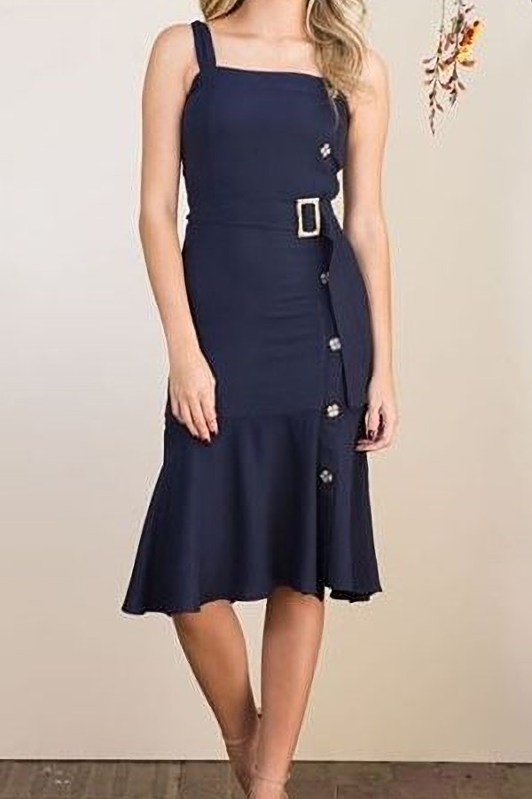 É tendência: Vestido com botões frontais