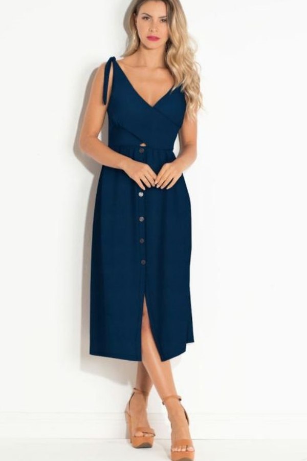 É tendência: Vestido com botões frontais