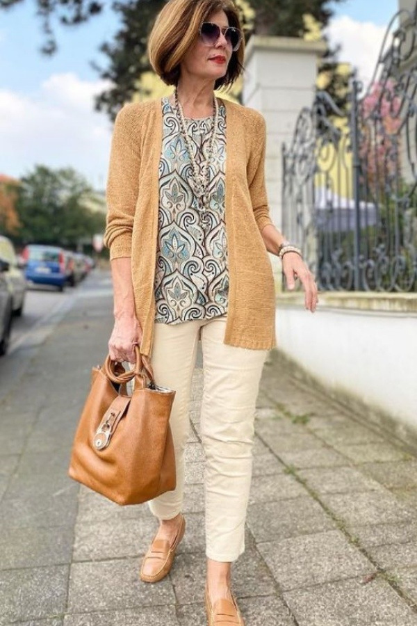 Moda anti-idade: Cardigan ou casaquinho na terceira idade?