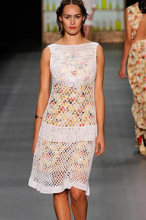 Artesanato na moda: Lindos vestidos de crochê para o verão