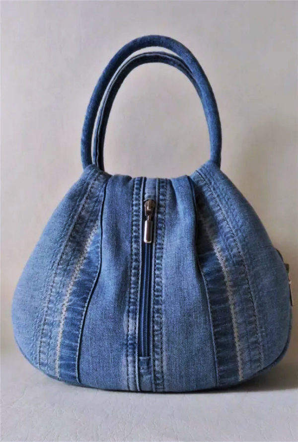 Sustentabilidade na Moda: 19 Inspirações de Bolsas Feitas com Jeans Reciclado