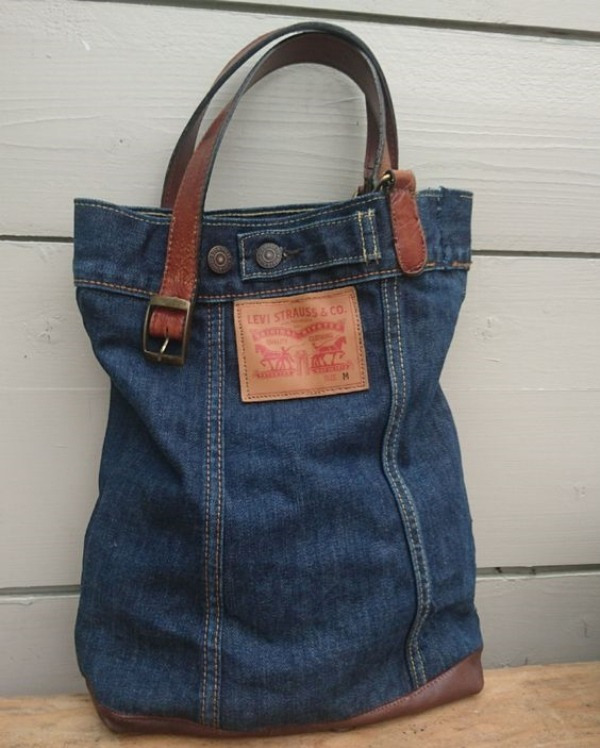 Sustentabilidade na Moda: 19 Inspirações de Bolsas Feitas com Jeans Reciclado