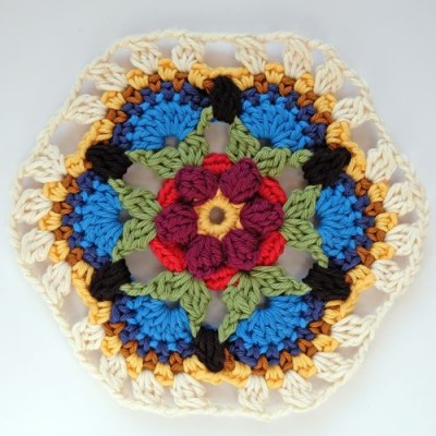 octogonos em croche - tapete com flores de crochê