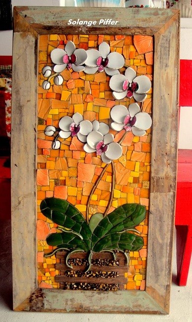 Quadros feitos com xícaras e louças quebradas, mosaico picassiette