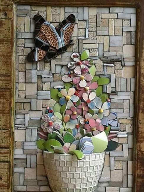 Lindos quadros feitos com xícaras e louças quebradas, mosaico picassiette