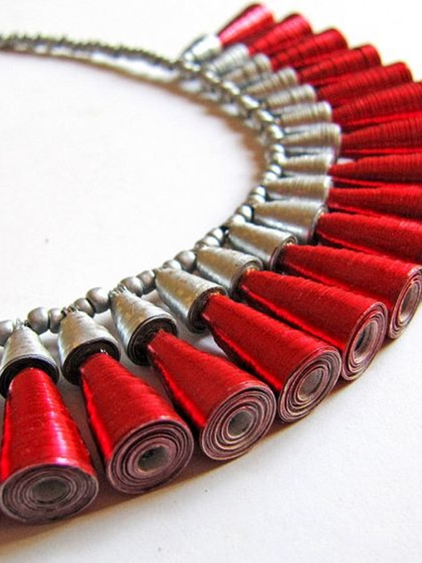 Colar de papel reciclado - DIY