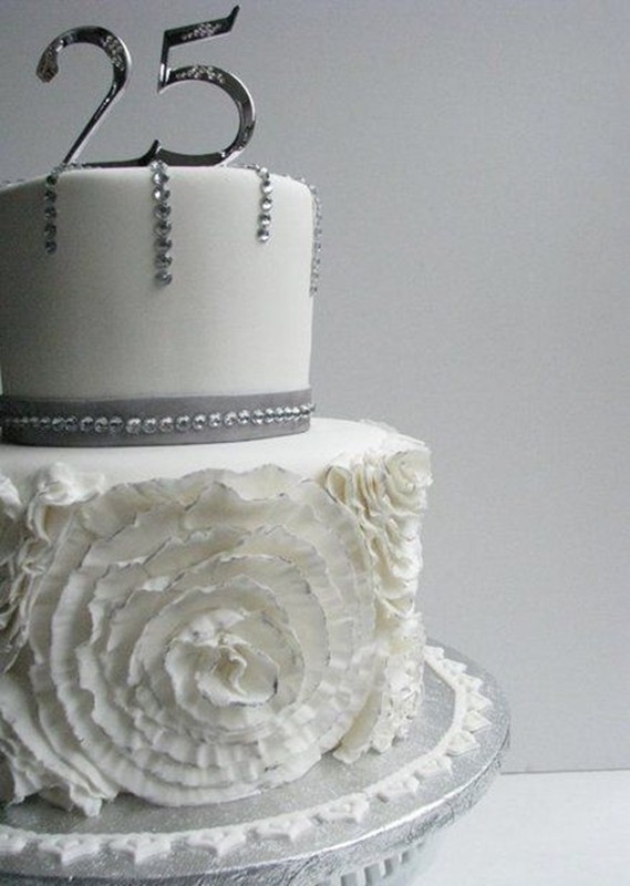 bolo de 25 anos de casamento - silver wedding