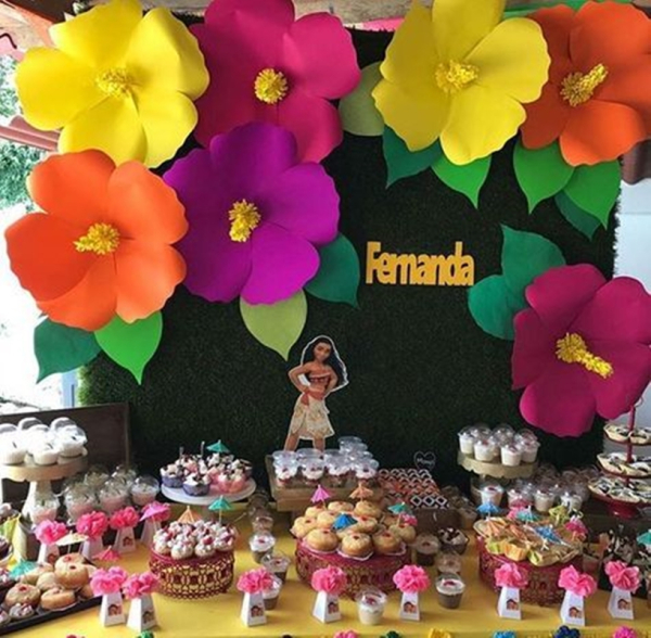 flores gigantes para festa de aniversário