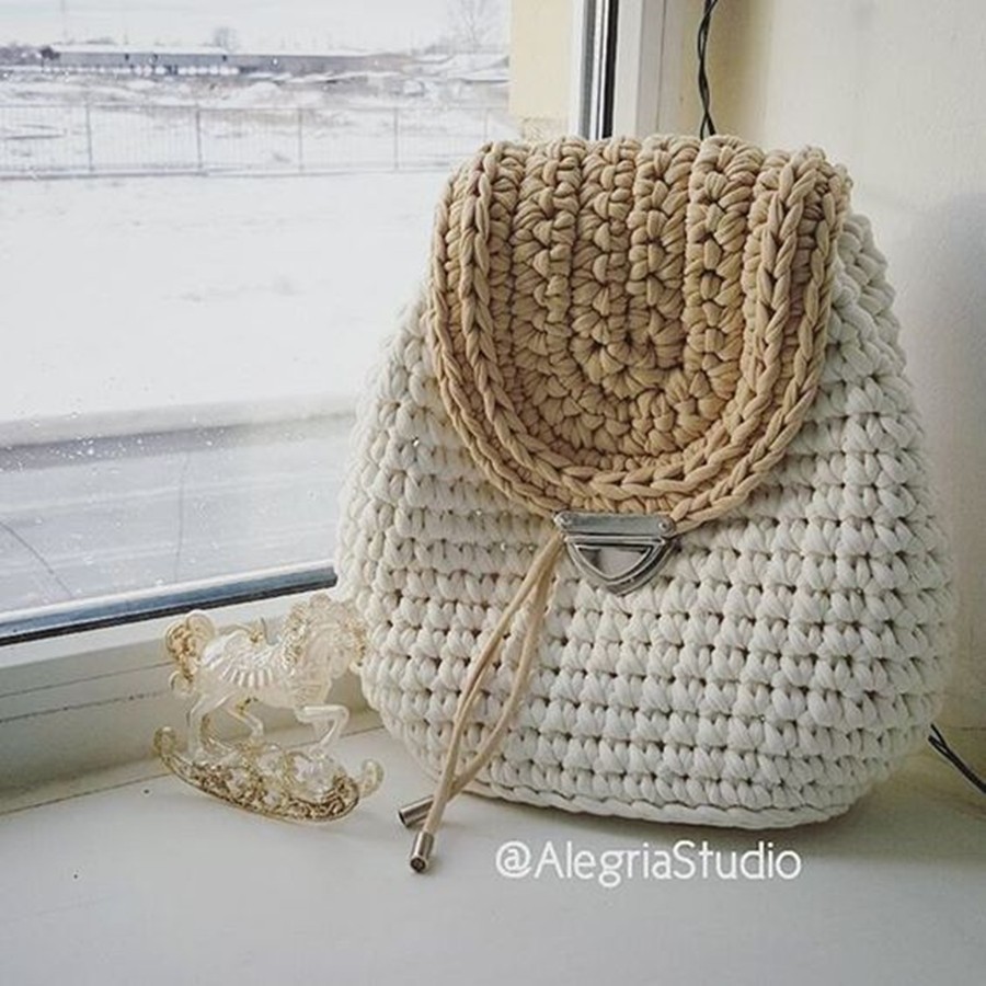 mochila de fio de malha de crochê