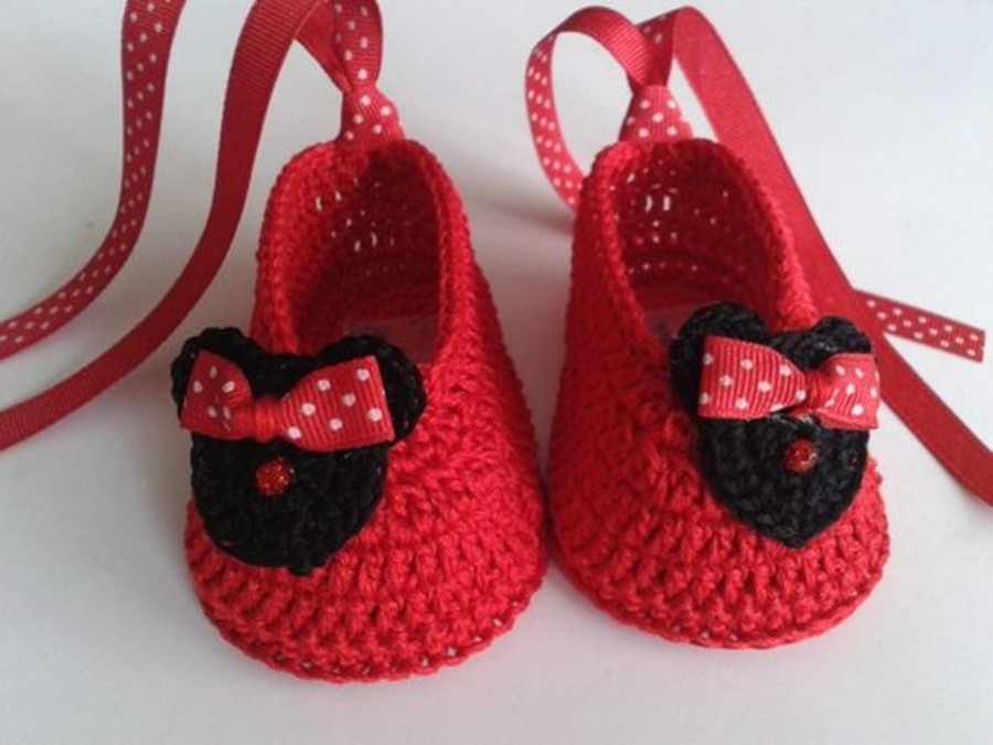 Faça você mesma - sapatinho de bebê vermelho